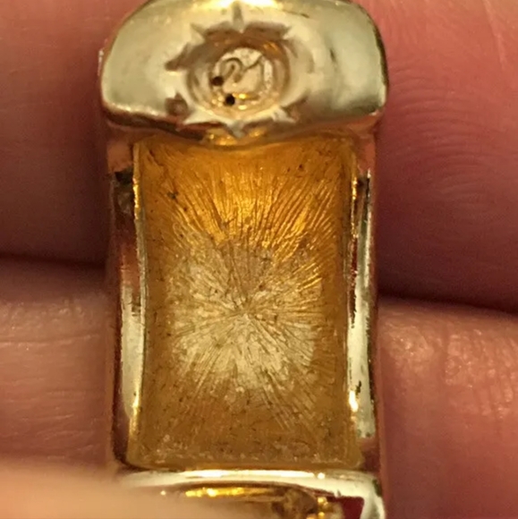 Vintage Swan Signed Swarovski Crystal Earrings Pave Rhinestone Clips - Picture 5 of 6